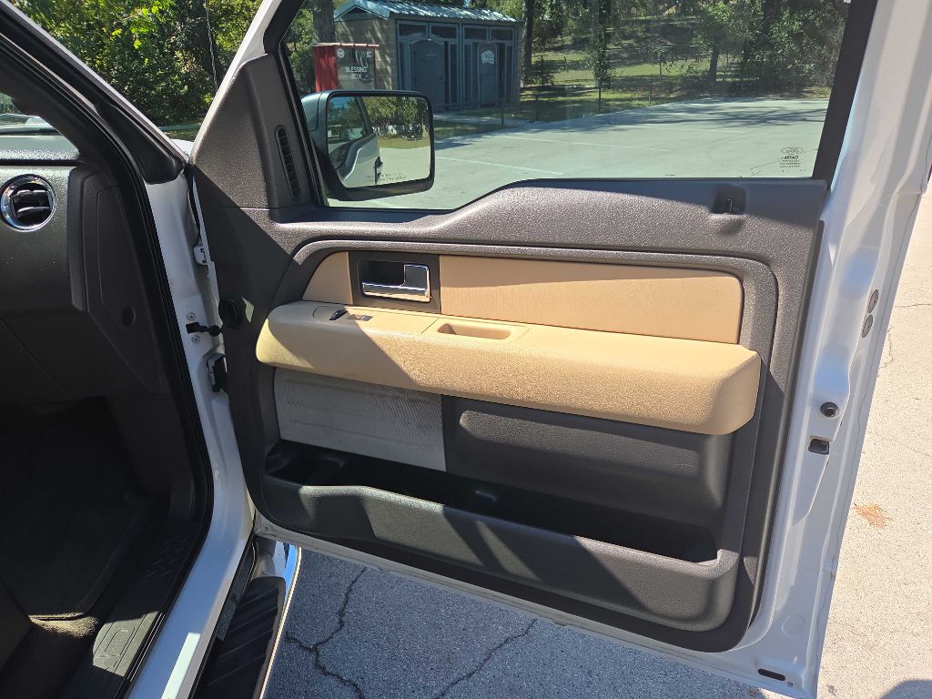 Photo 31 of this FORD F150