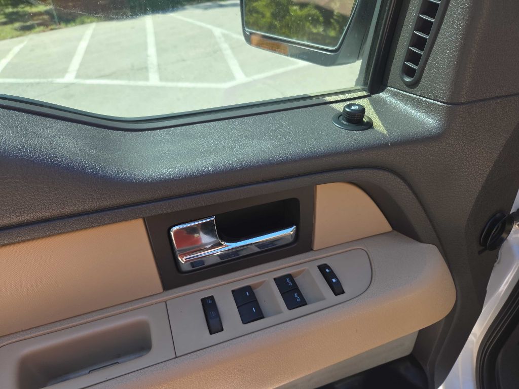 Photo 23 of this FORD F150