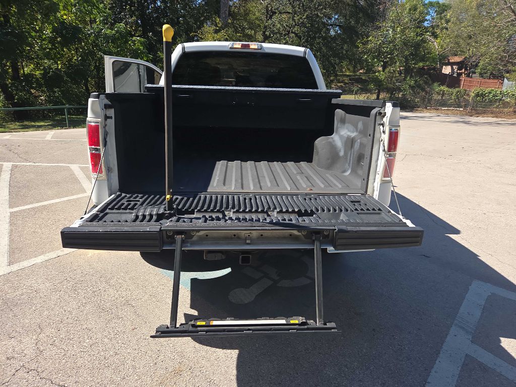 Photo 20 of this FORD F150