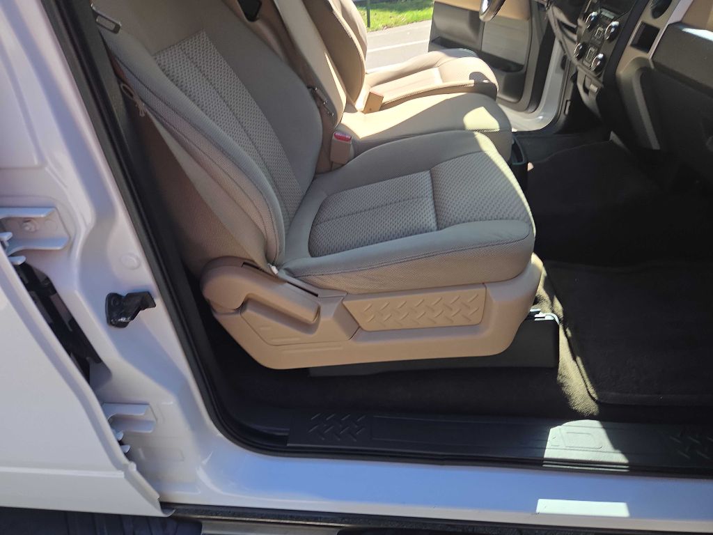 Photo 32 of this FORD F150