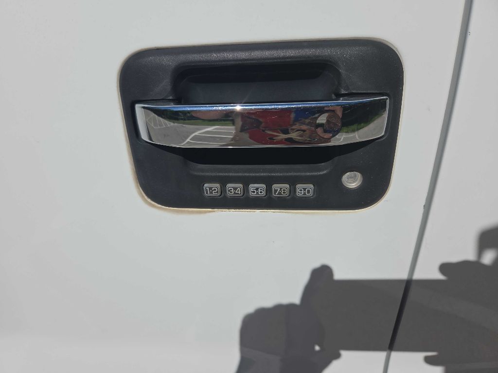 Photo 17 of this FORD F150