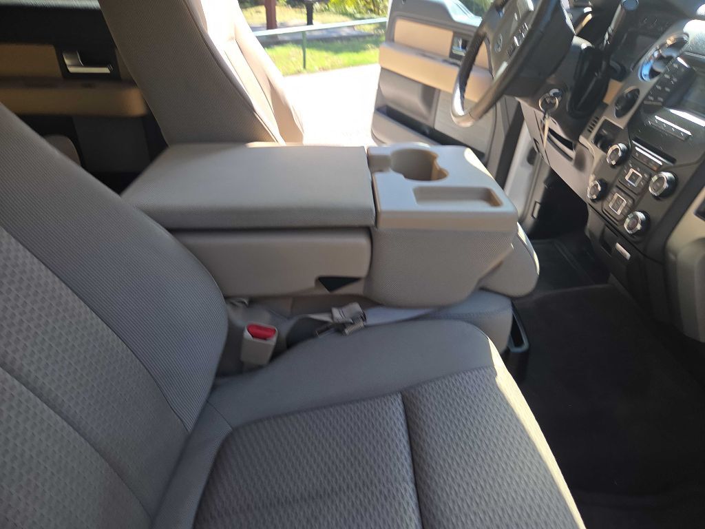 Photo 33 of this FORD F150