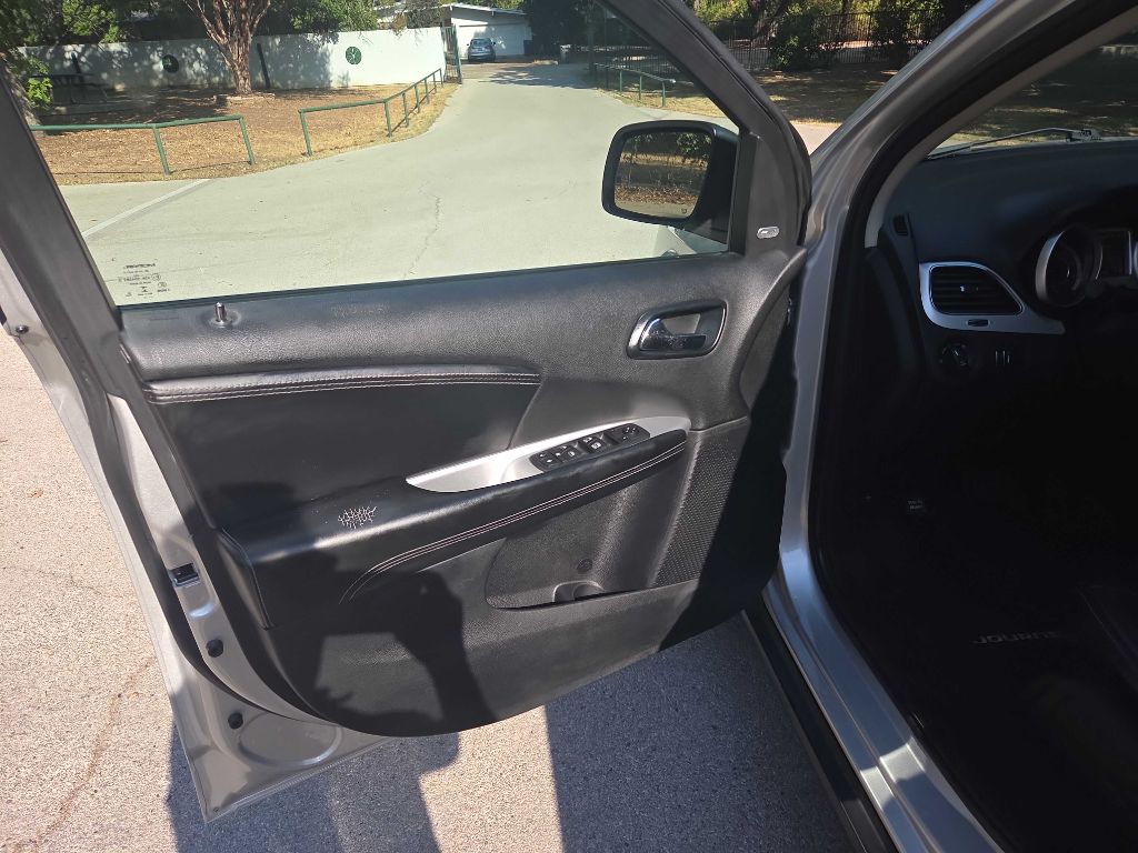 Photo 15 of this DODGE JOURNEY