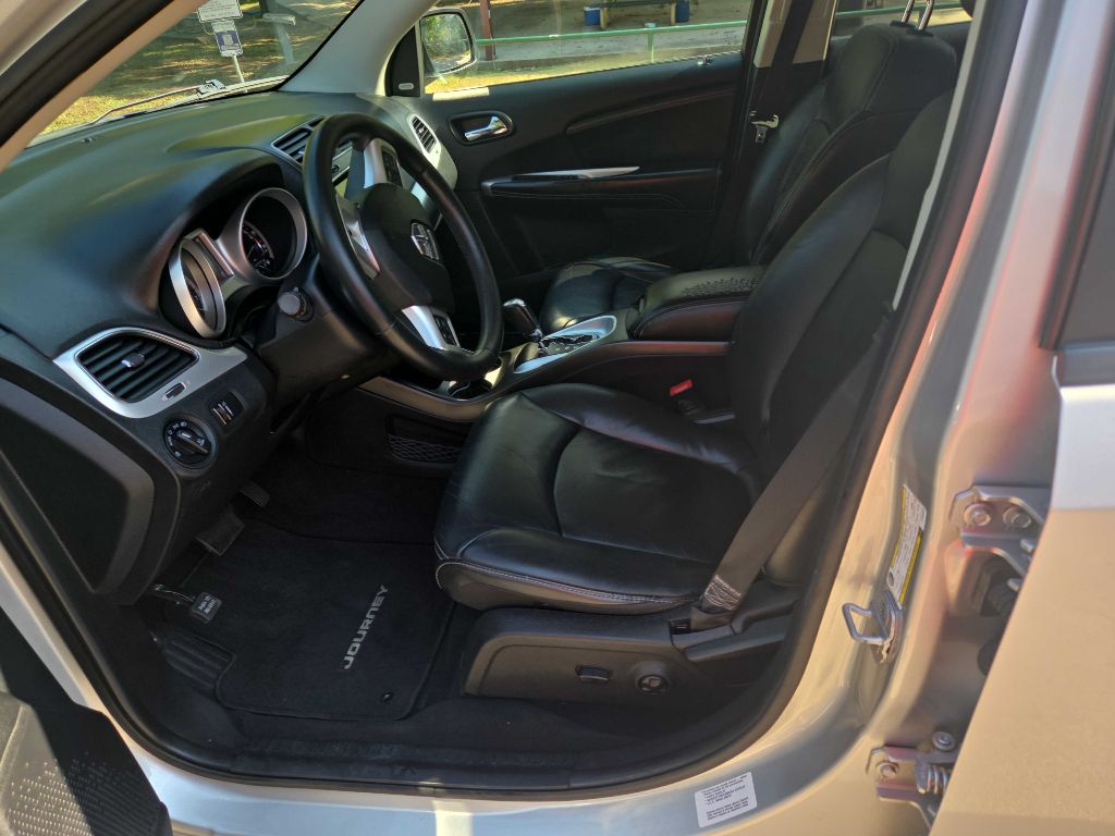 Photo 17 of this DODGE JOURNEY