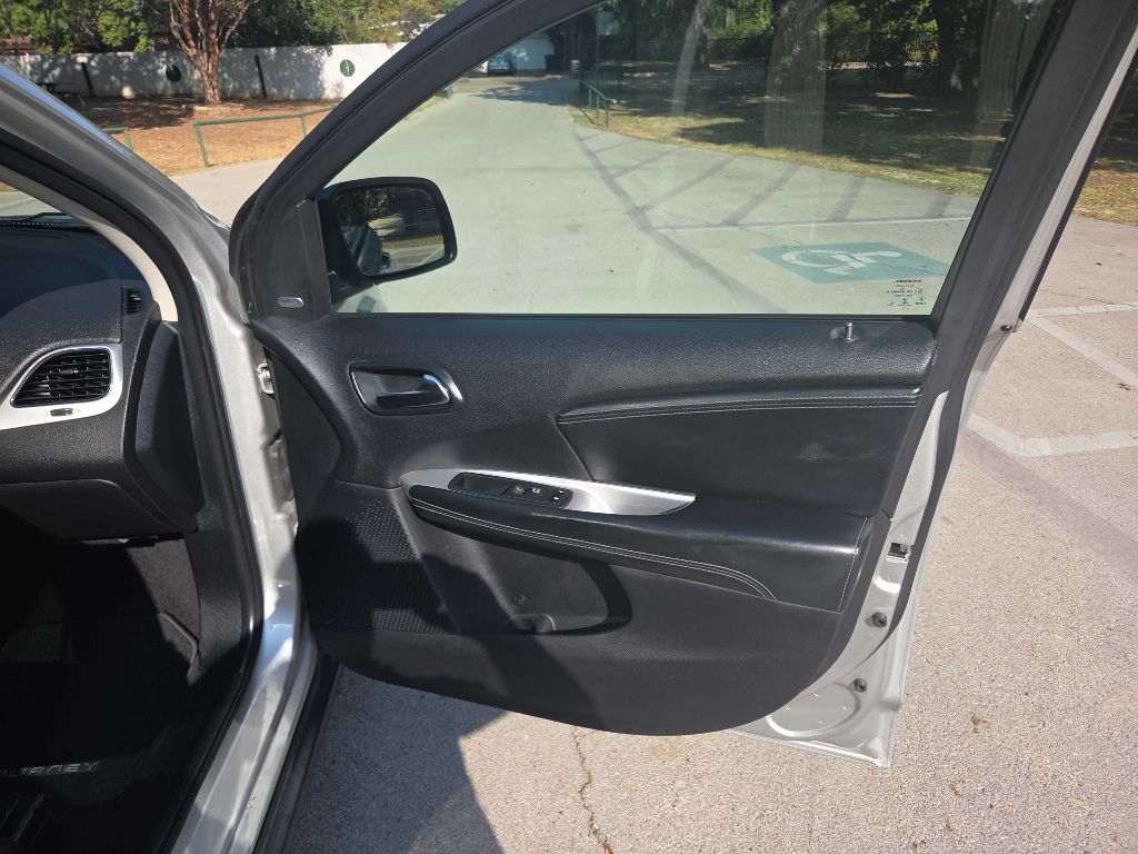 Photo 25 of this DODGE JOURNEY