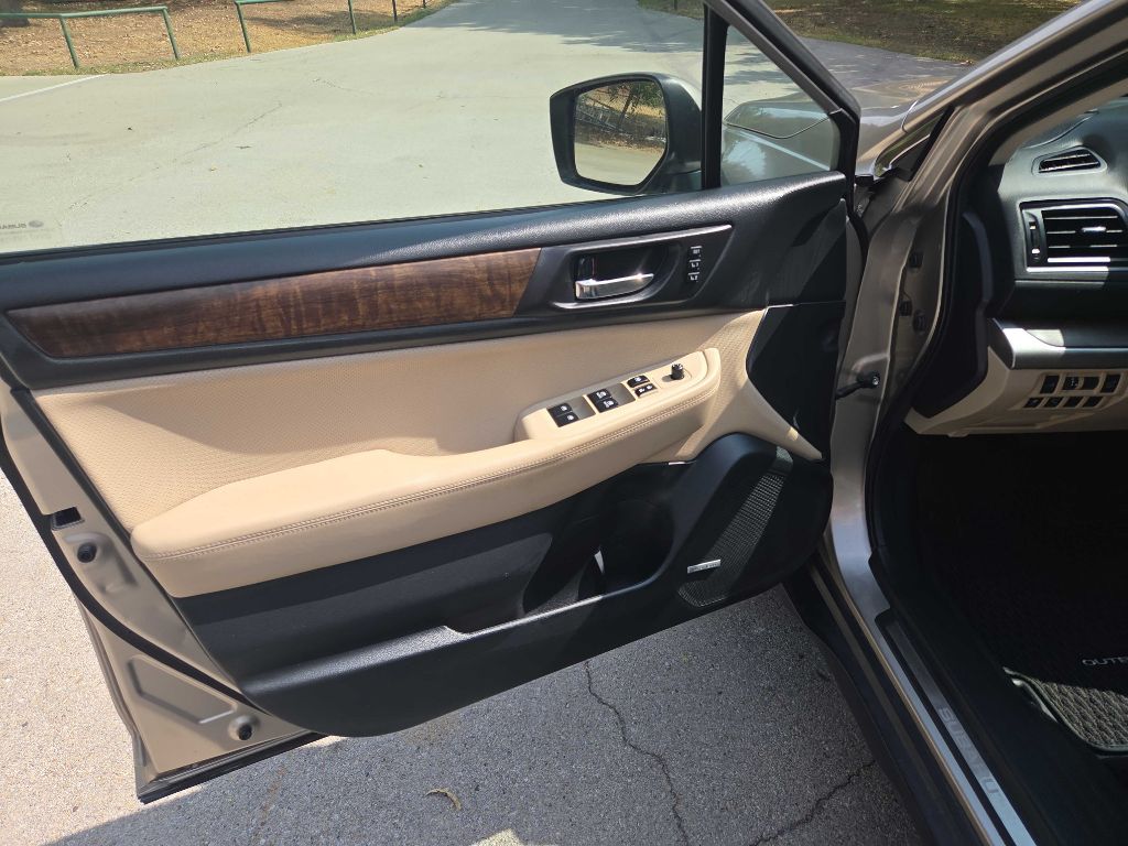 Photo 18 of this SUBARU OUTBACK