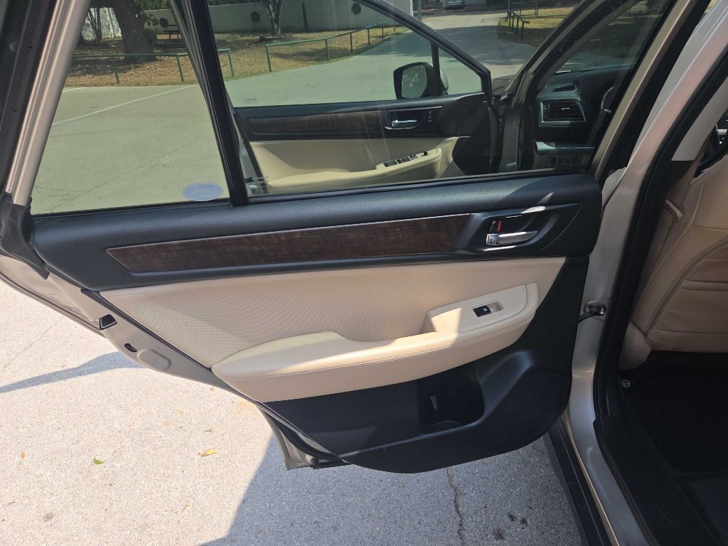 Photo 21 of this SUBARU OUTBACK