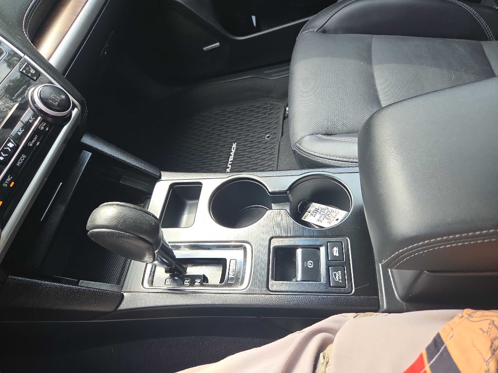 Photo 33 of this SUBARU OUTBACK