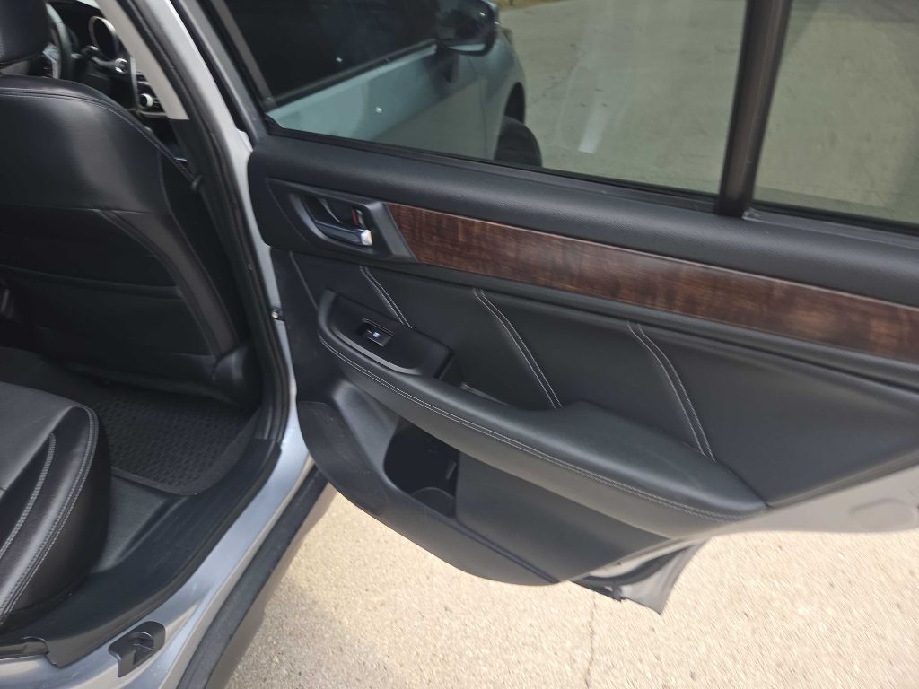 Photo 27 of this SUBARU OUTBACK