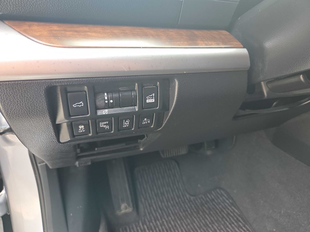 Photo 31 of this SUBARU OUTBACK