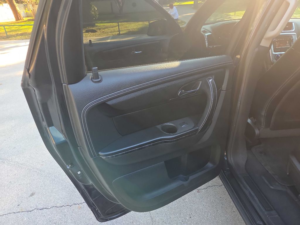 Photo 22 of this GMC ACADIA