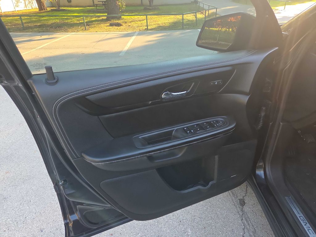 Photo 19 of this GMC ACADIA
