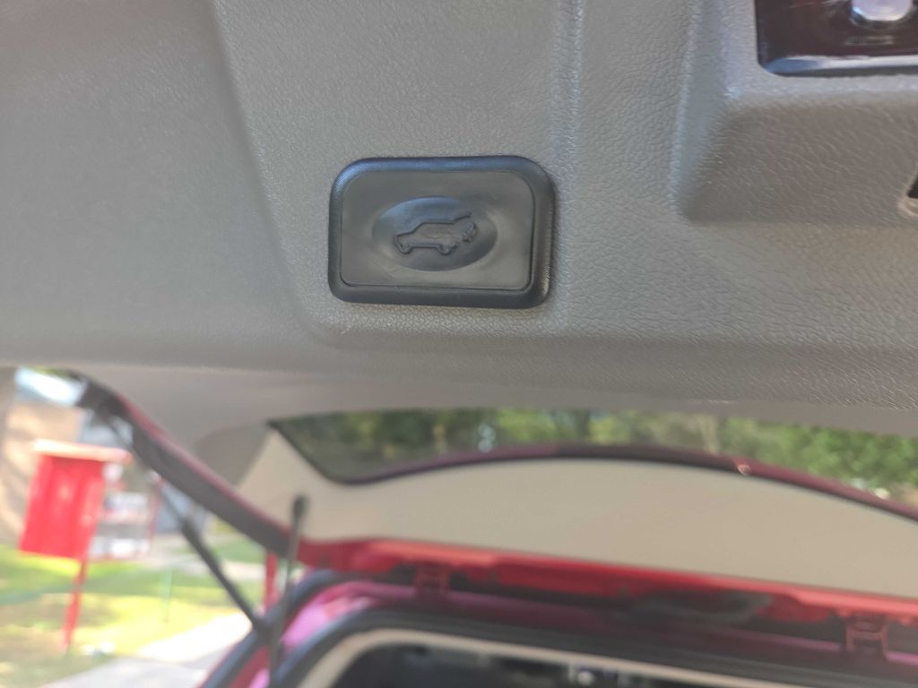Photo 26 of this CHEVROLET TRAVERSE