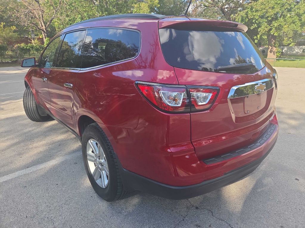 Photo 4 of this CHEVROLET TRAVERSE