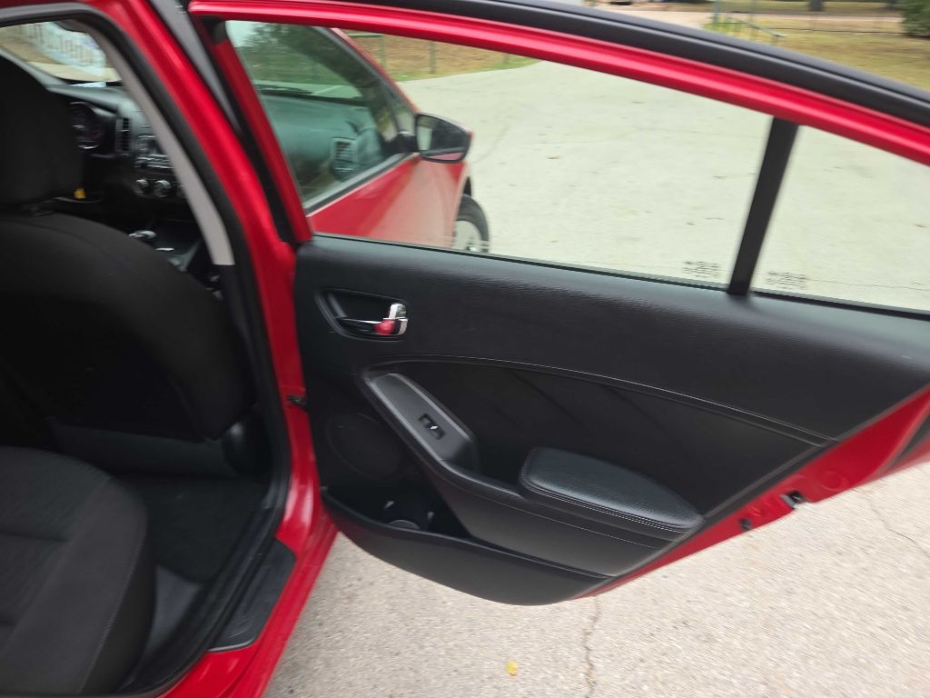 Photo 19 of this KIA FORTE