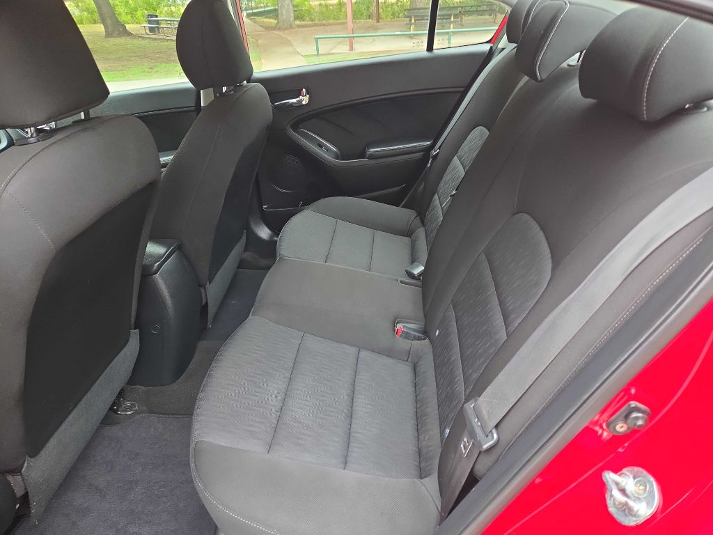 Photo 17 of this KIA FORTE