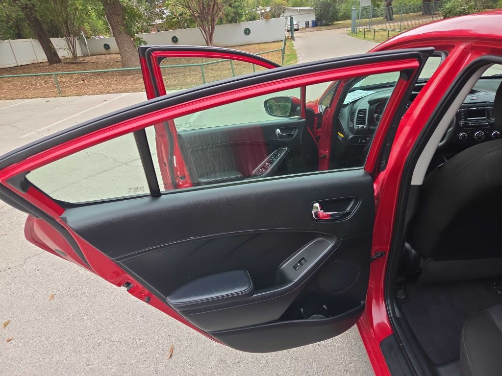 Photo 16 of this KIA FORTE