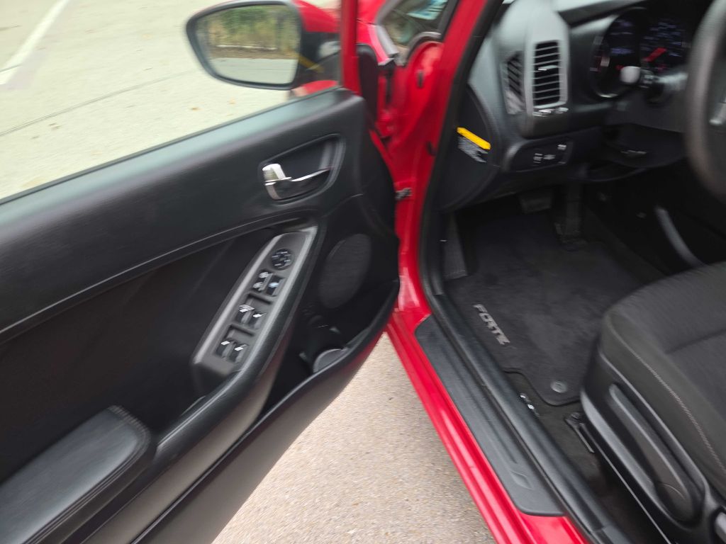 Photo 14 of this KIA FORTE
