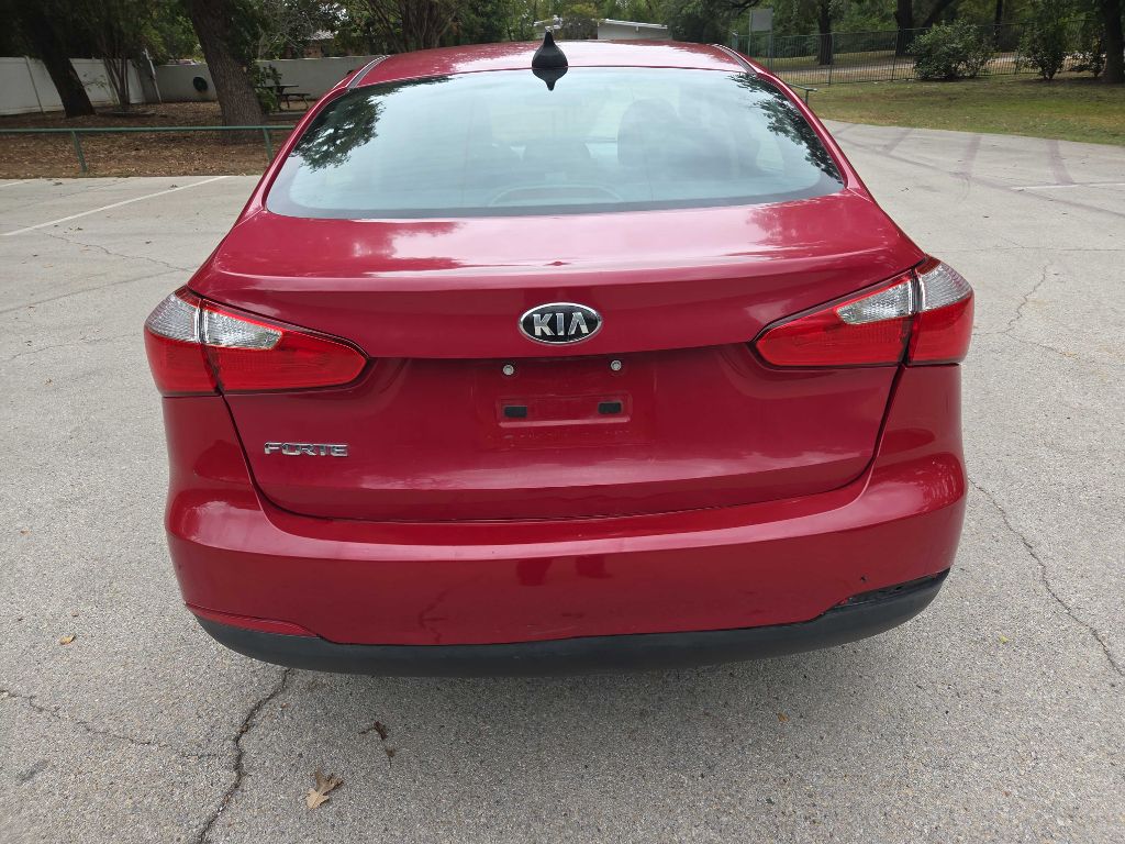 Photo 5 of this KIA FORTE