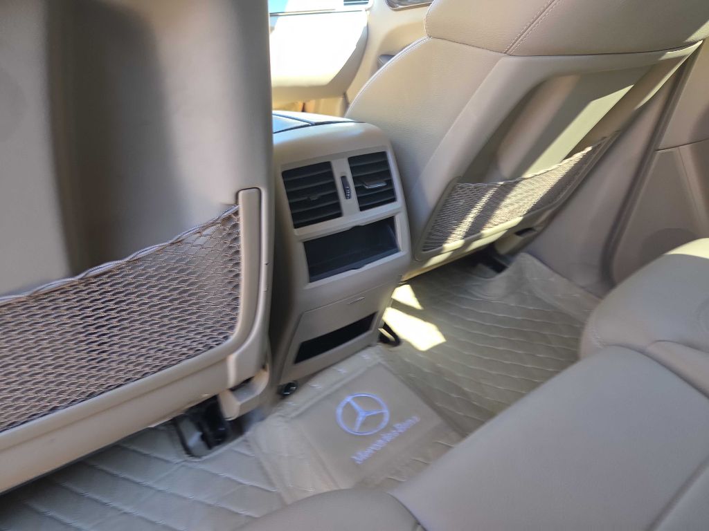 Photo 20 of this MERCEDES-BENZ ML