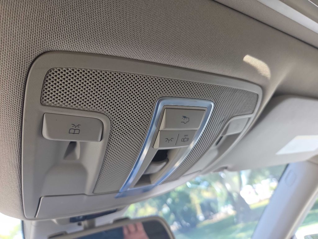 Photo 30 of this MERCEDES-BENZ ML