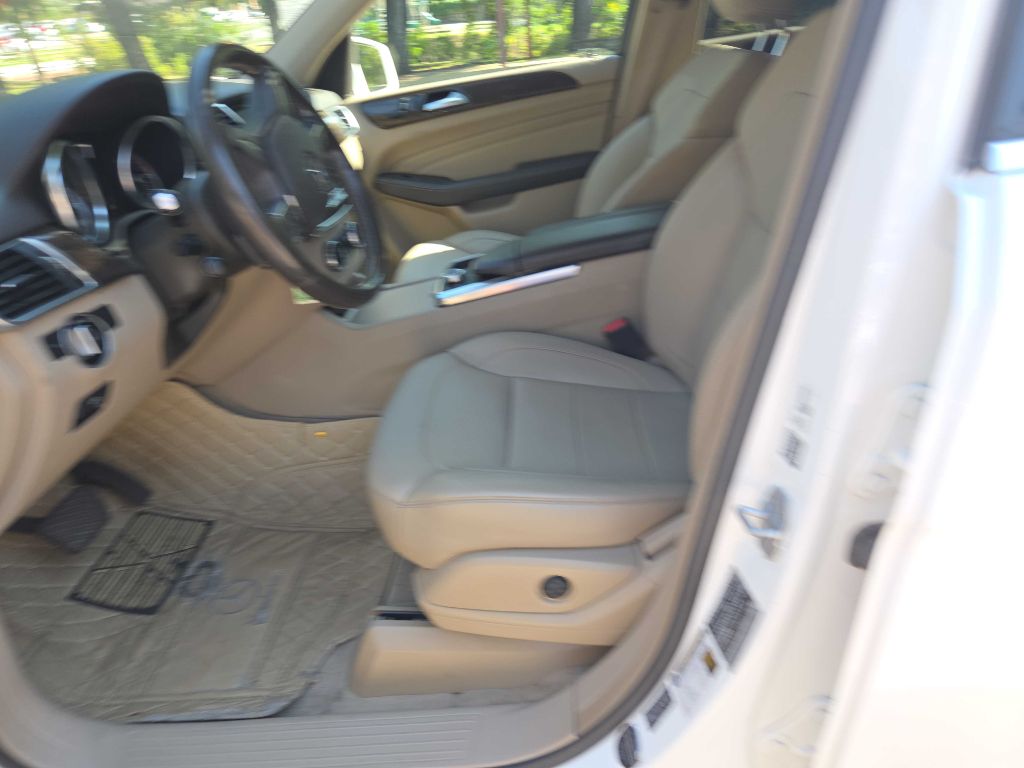Photo 16 of this MERCEDES-BENZ ML