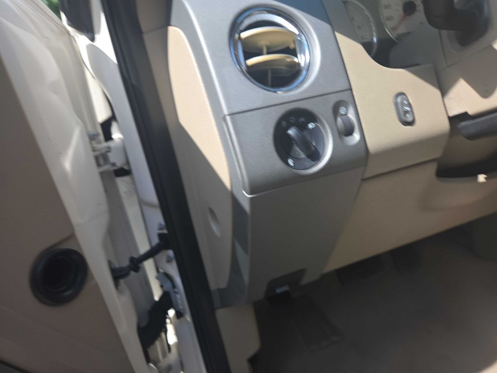 Photo 32 of this FORD F150
