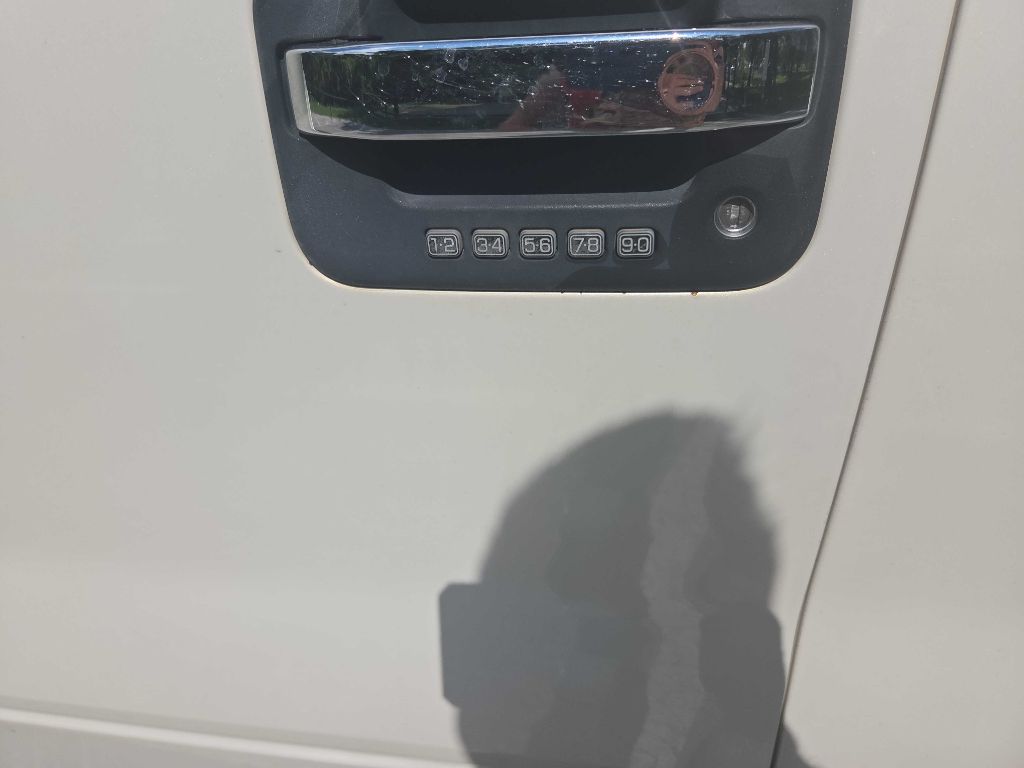 Photo 16 of this FORD F150