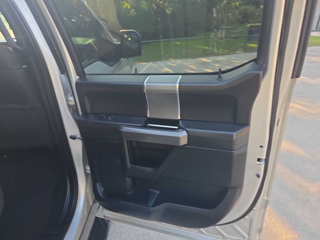 Photo 25 of this FORD F-150