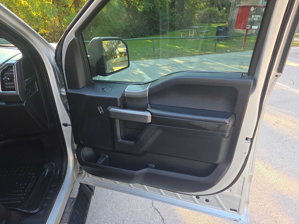 Photo 27 of this FORD F-150