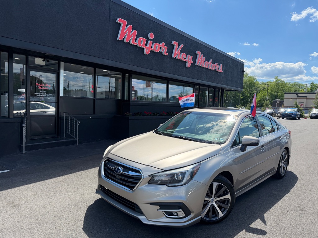 2019 Subaru Legacy 3.6R Limited AWD Marrón (TAN) Sedán Tracción en las cuatro ruedas Automática