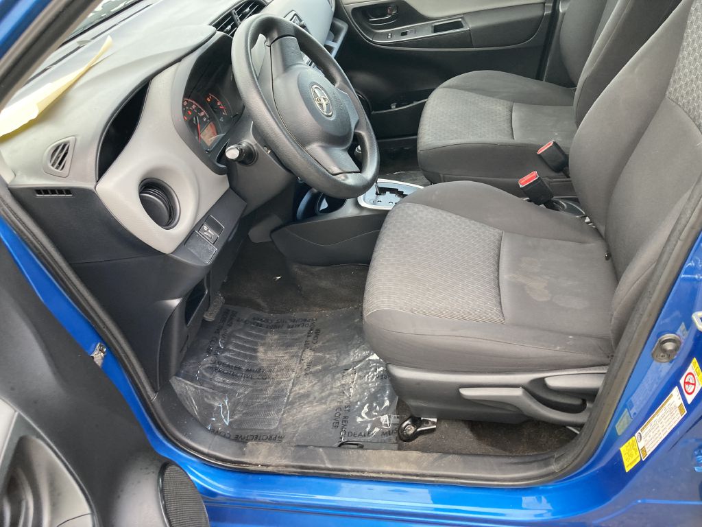 Photo 12 of this TOYOTA YARIS
