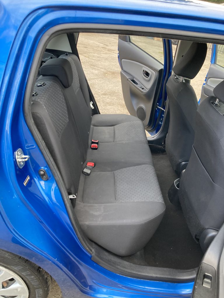 Photo 16 of this TOYOTA YARIS