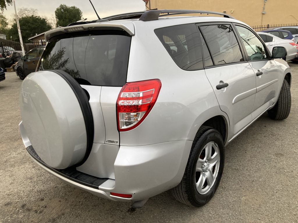 Photo 5 of this TOYOTA RAV4