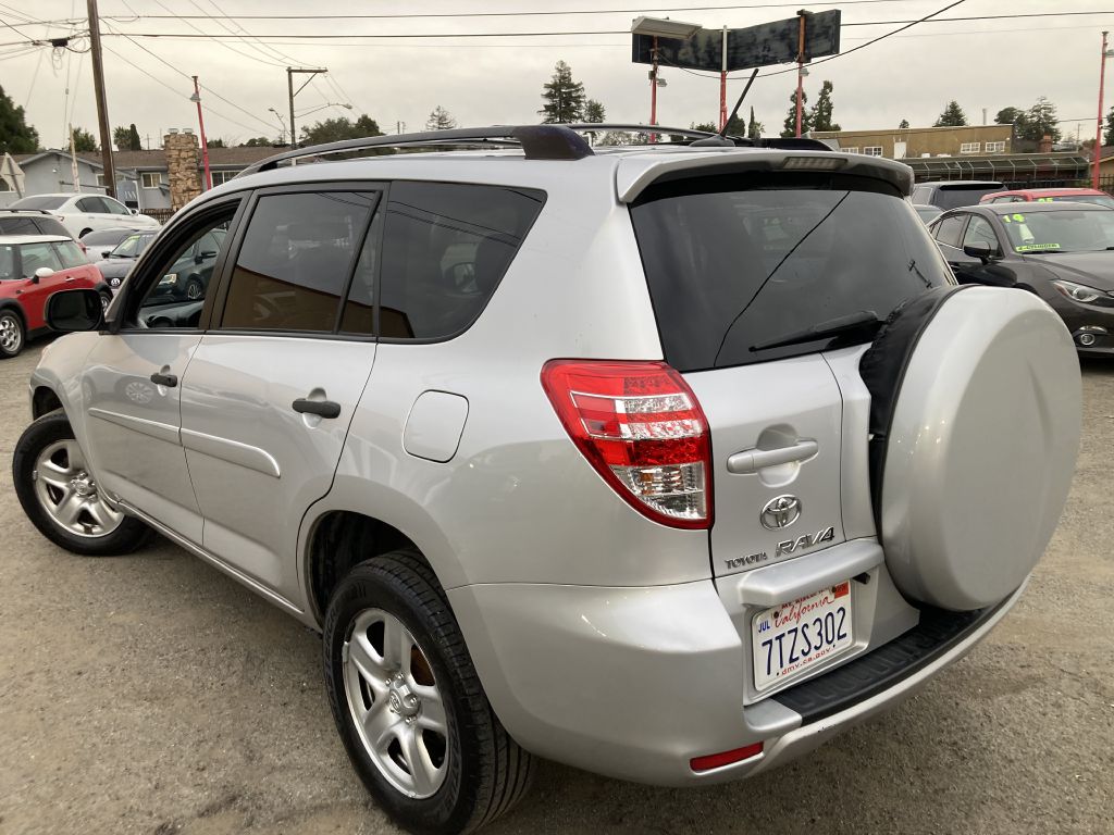 Photo 7 of this TOYOTA RAV4