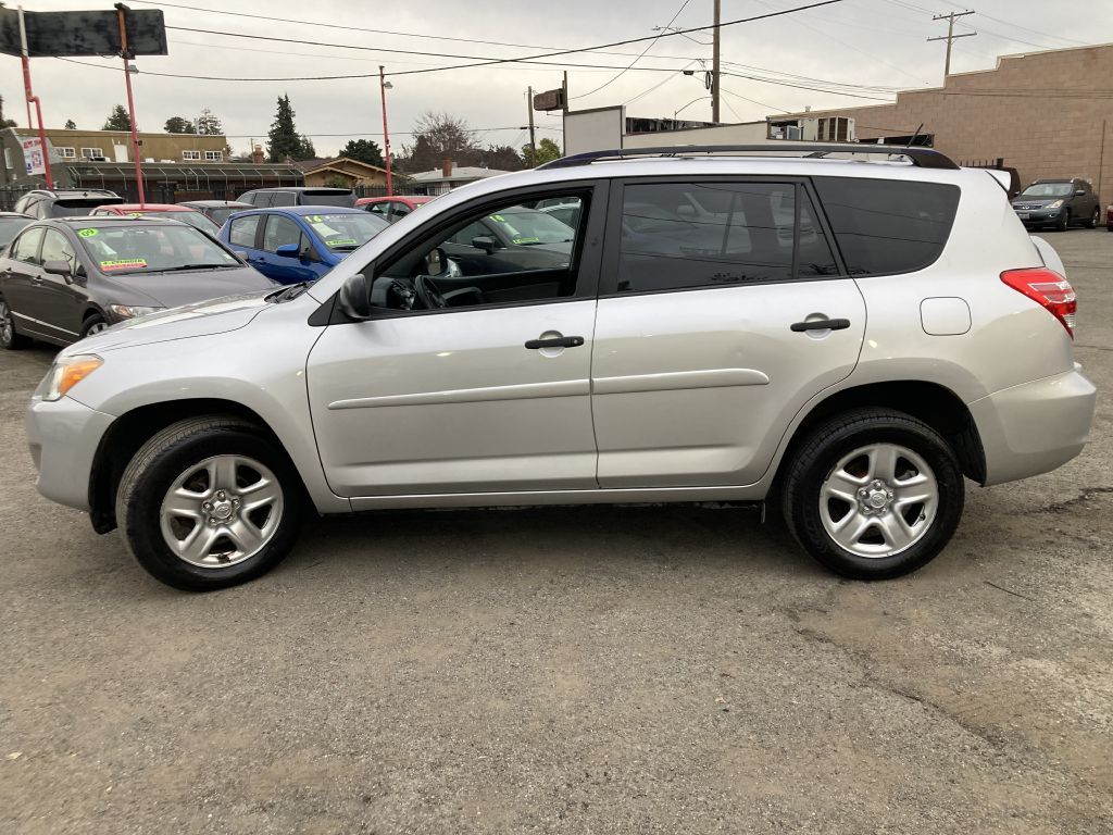 Photo 8 of this TOYOTA RAV4