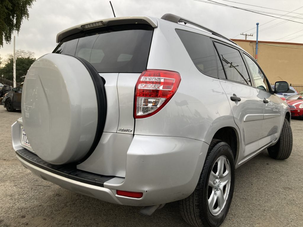 Photo 13 of this TOYOTA RAV4
