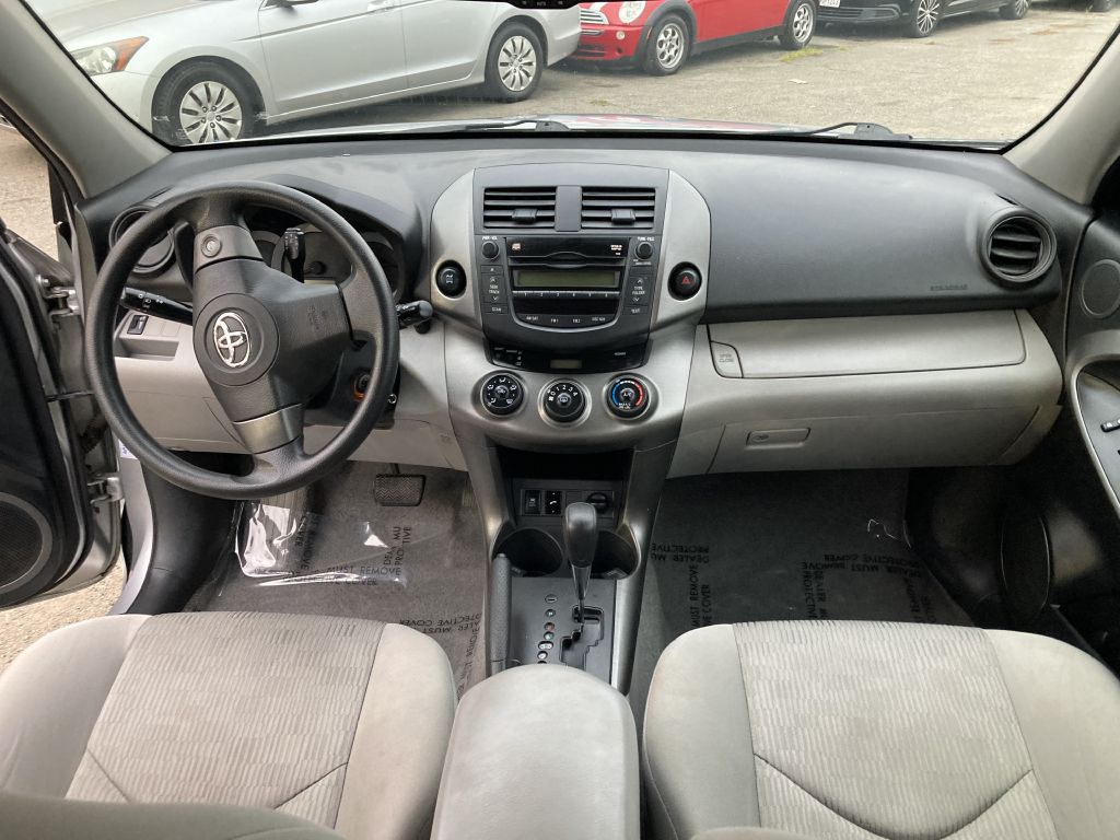 Photo 21 of this TOYOTA RAV4