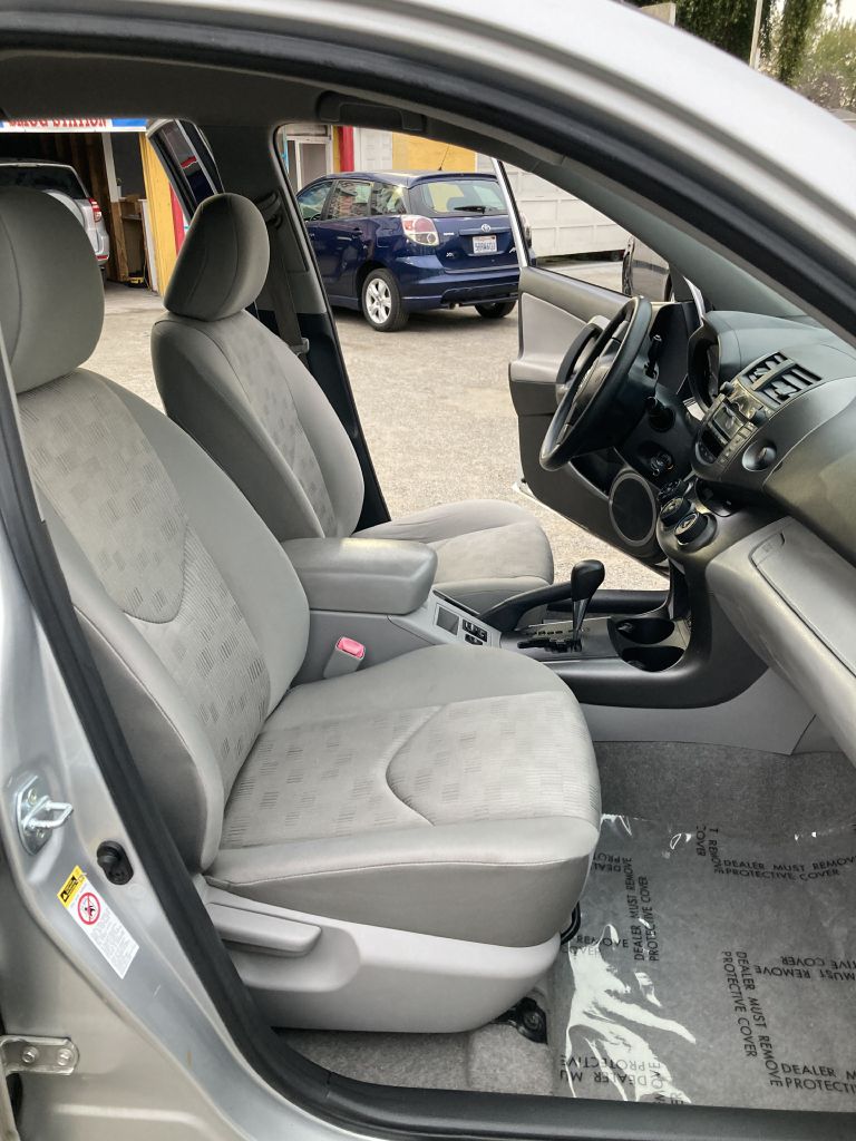 Photo 22 of this TOYOTA RAV4