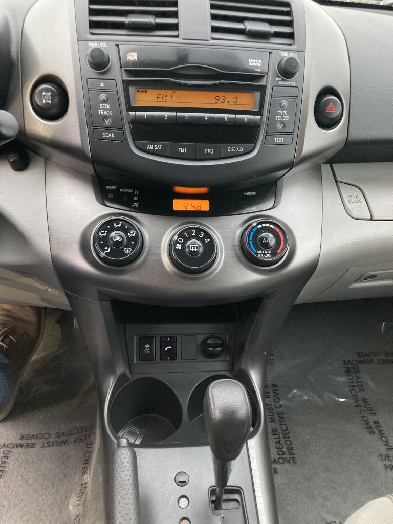 Photo 24 of this TOYOTA RAV4