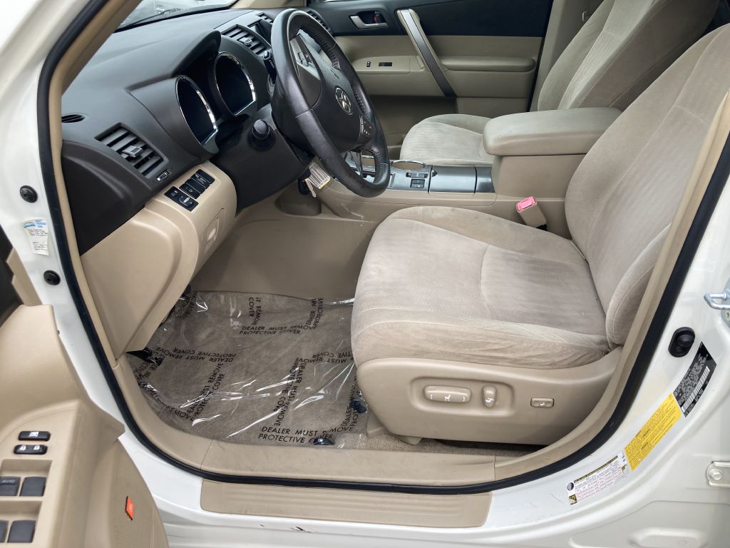 Photo 12 of this TOYOTA HIGHLANDER