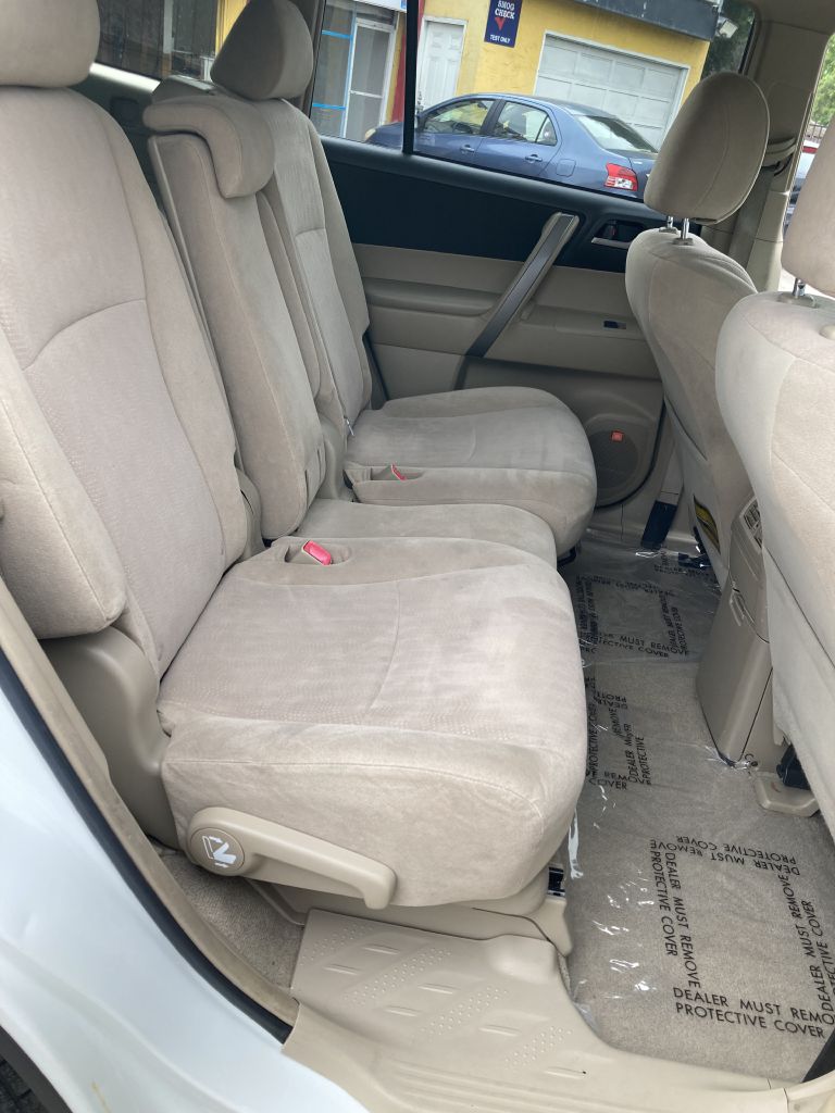 Photo 18 of this TOYOTA HIGHLANDER