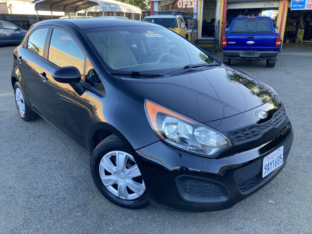Photo 2 of this KIA RIO