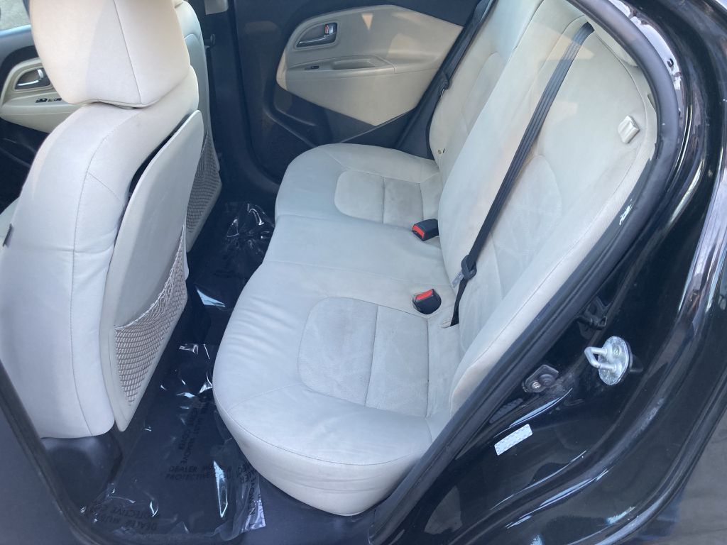 Photo 12 of this KIA RIO