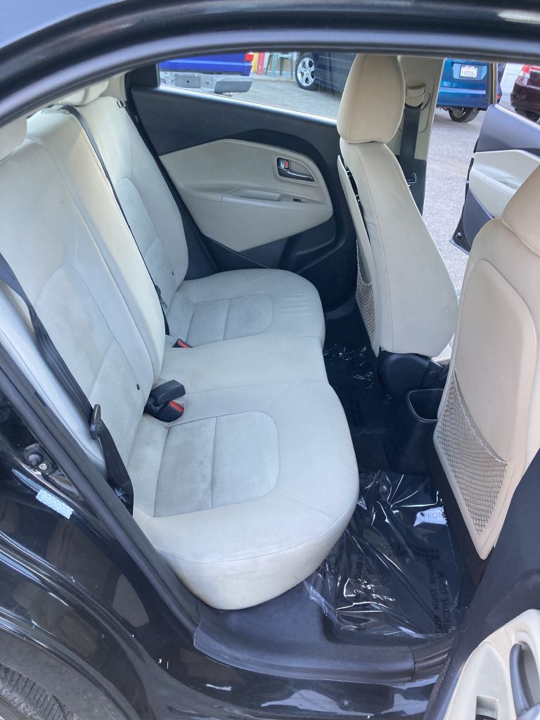 Photo 14 of this KIA RIO