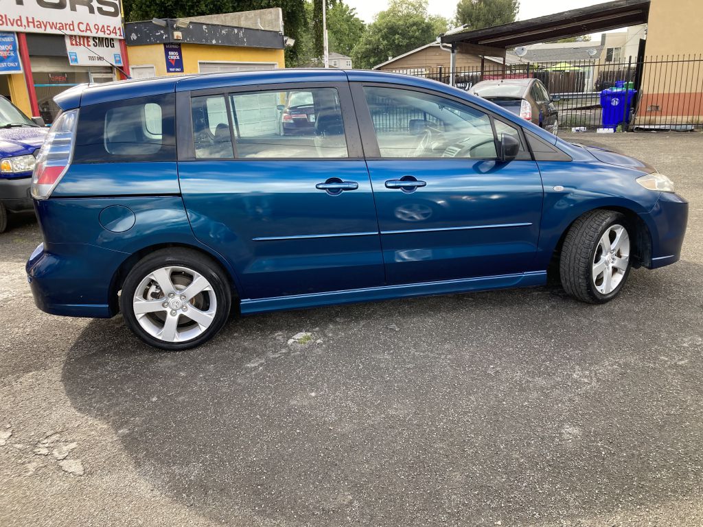 Photo 5 of this MAZDA 5