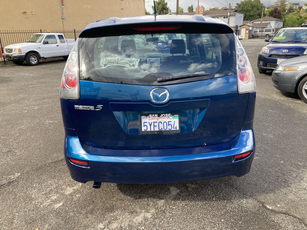 Photo 7 of this MAZDA 5