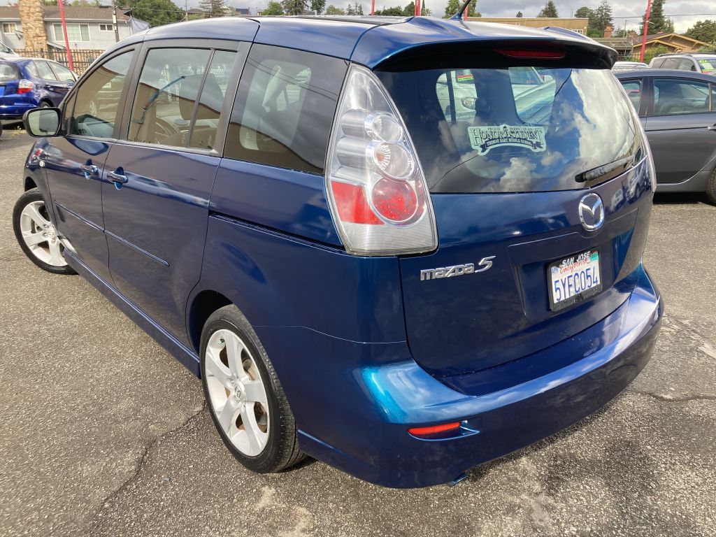 Photo 8 of this MAZDA 5