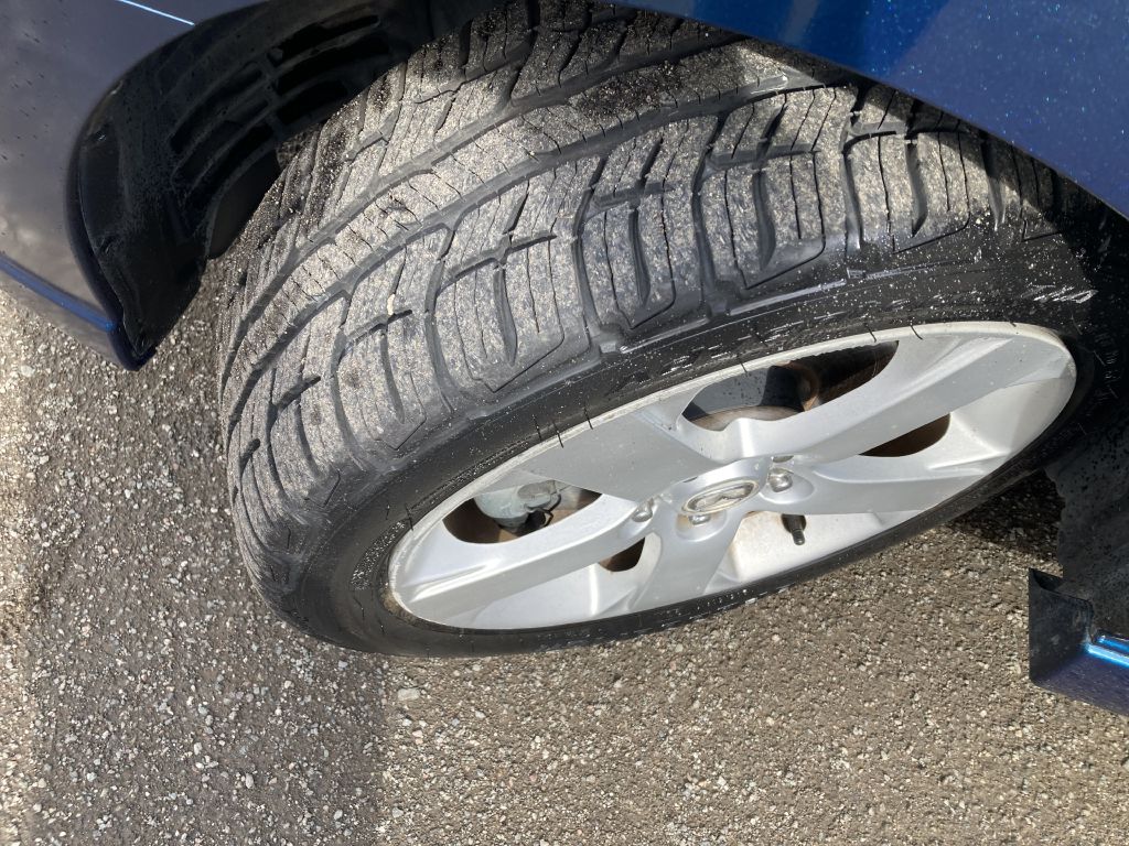 Photo 12 of this MAZDA 5