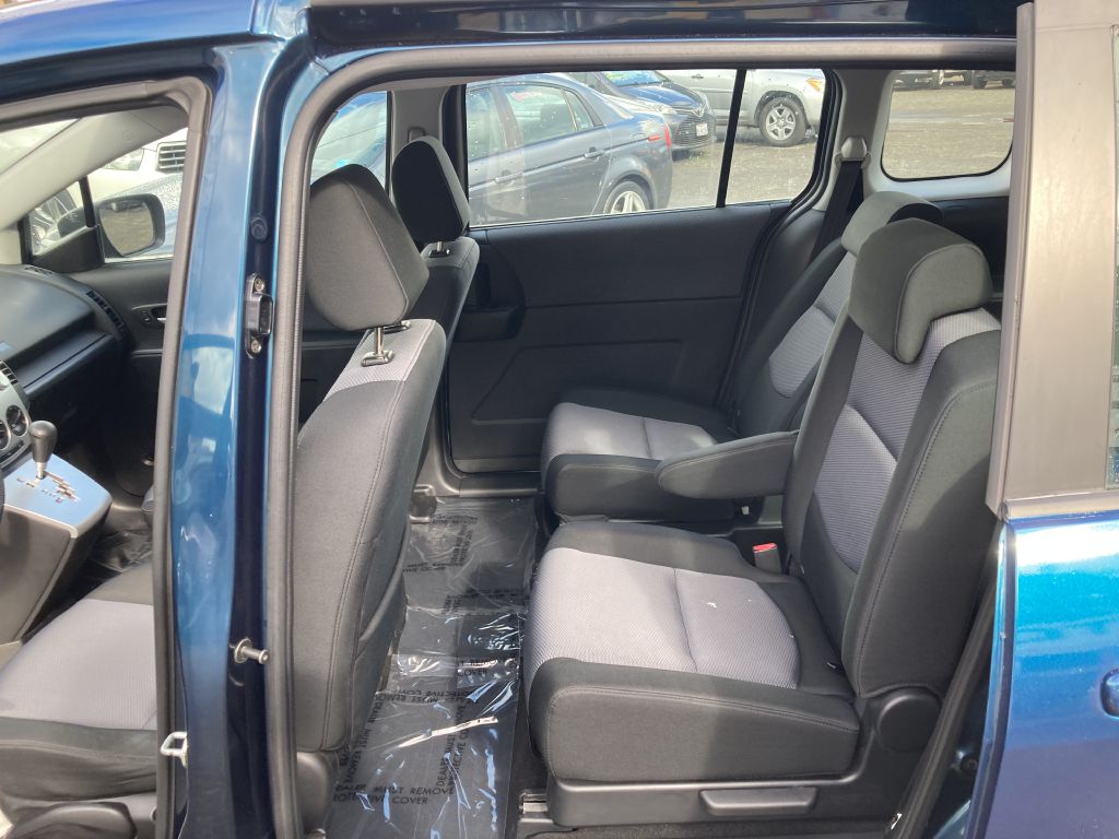 Photo 14 of this MAZDA 5